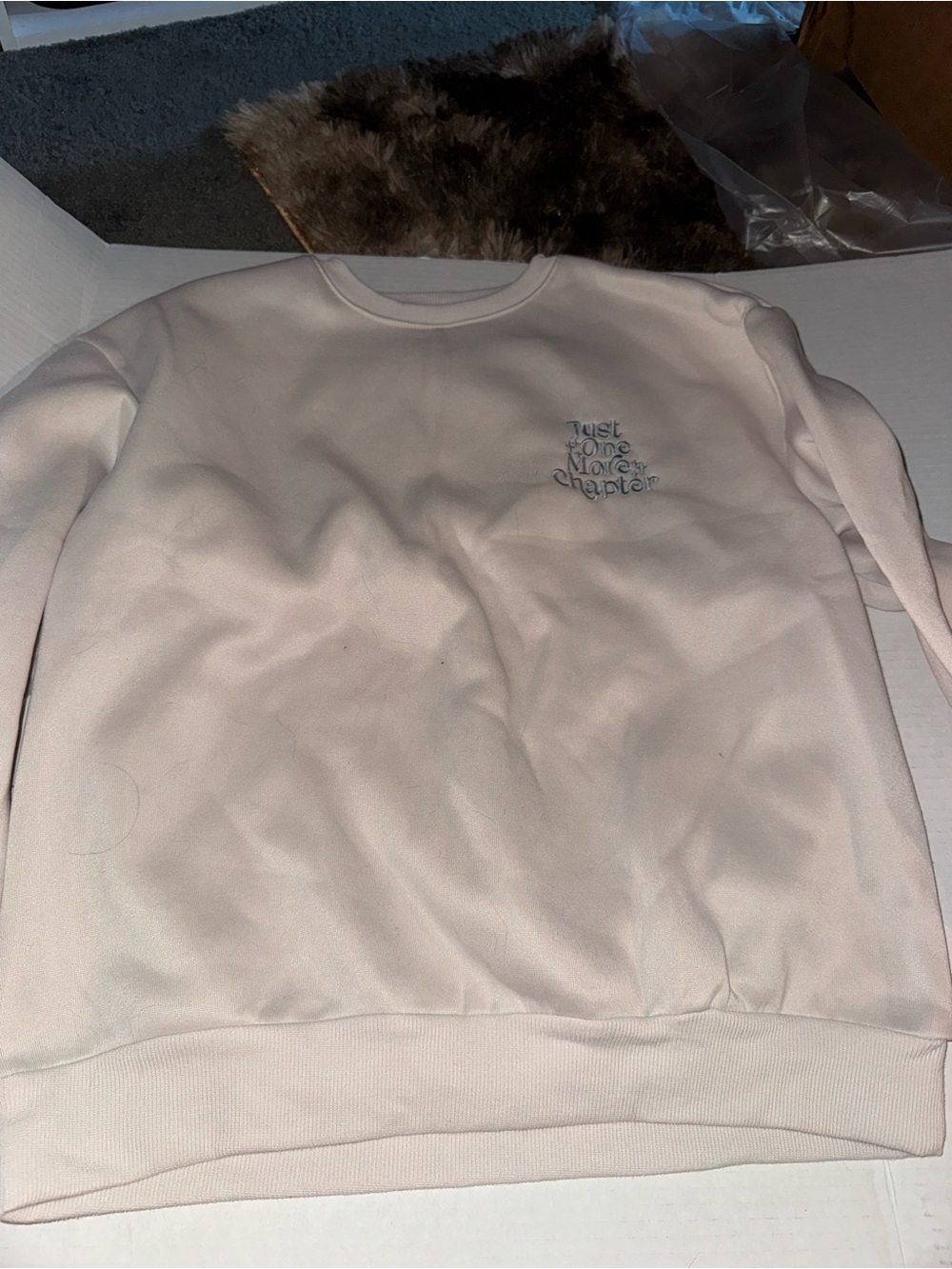 SHEIN Pale Pink Crewneck Sweatshirt with Small Chest Embroidery